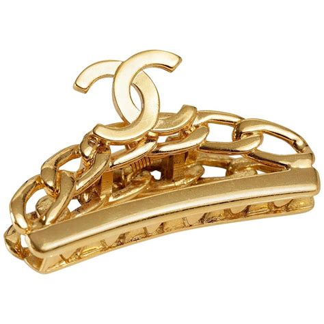 chanel cc hair clip